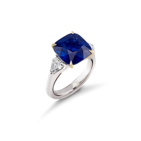 Classics Solitaire in gold, blue sapphire and diamonds
