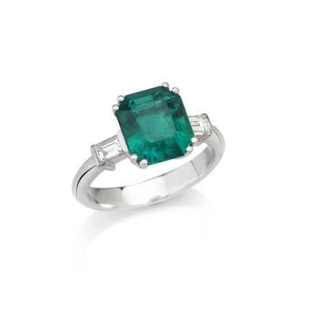  Solitaire with emerald and diamonds